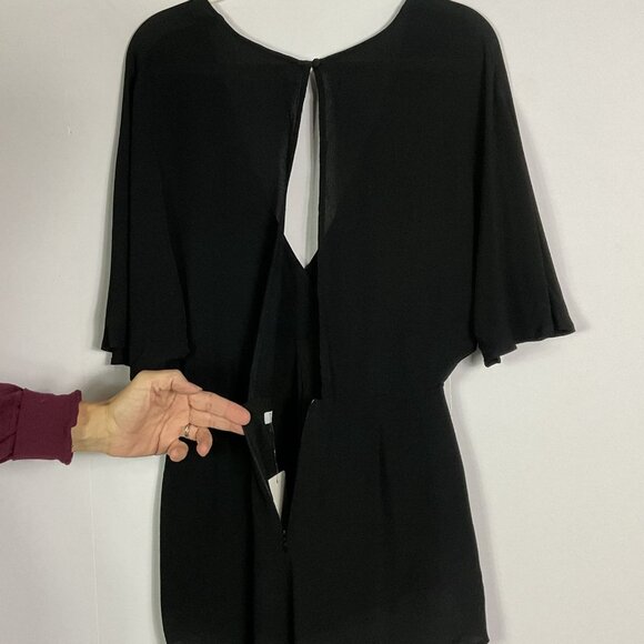 NWT Tobi Danielle Romper, Black, Medium, Lined Shorts, Open Back, Deep V-neck - Picture 7 of 16